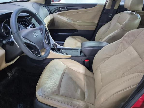 Hyundai Sonata VI (YF) с пробегом 2010 года, цена 1 355 000 рублей, 179000 км, седан, Автокод Объявления