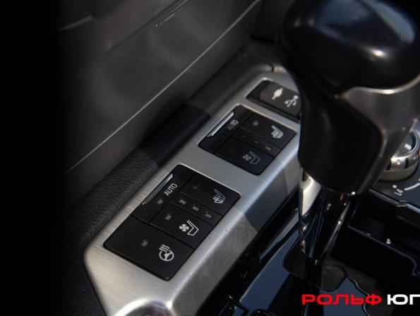 Toyota Land Cruiser 200 Series Рестайлинг 2 с пробегом 2018 года, цена 7 418 000 рублей, 82677 км, внедорожник, Автокод Объявления
