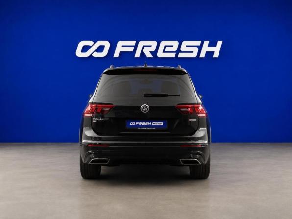 Volkswagen Tiguan II с пробегом 2021 года, цена 4 050 000 рублей, 52926 км, внедорожник, Автокод Объявления