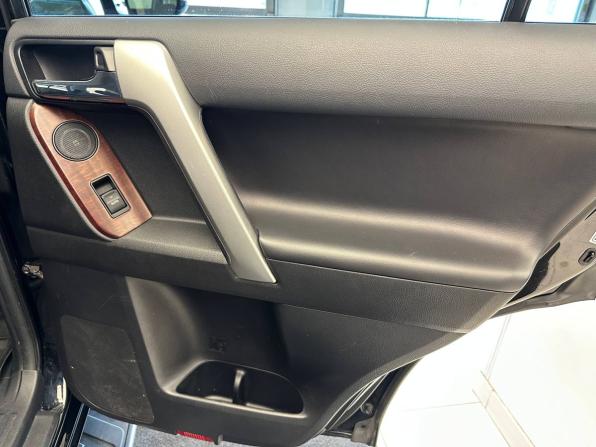 Toyota Land Cruiser Prado 150 Series Рестайлинг 1 с пробегом 2016 года, цена 5 199 000 рублей, 85027 км, внедорожник, Автокод Объявления