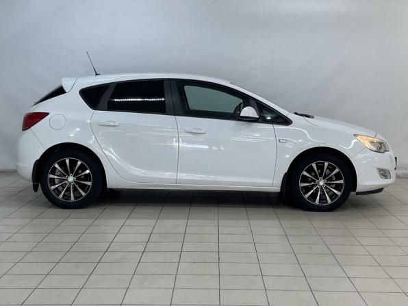 Opel Astra J с пробегом 2011 года, цена 800 000 рублей, 150587 км, хэтчбек, Автокод Объявления