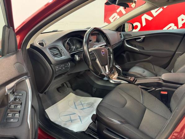 Volvo V40 Cross Country I с пробегом 2014 года, цена 1 450 000 рублей, 176228 км, хэтчбек, Автокод Объявления