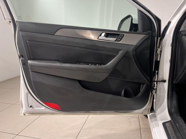 Hyundai Sonata VII (LF) Рестайлинг с пробегом 2018 года, цена 1 470 000 рублей, 240167 км, седан, Автокод Объявления