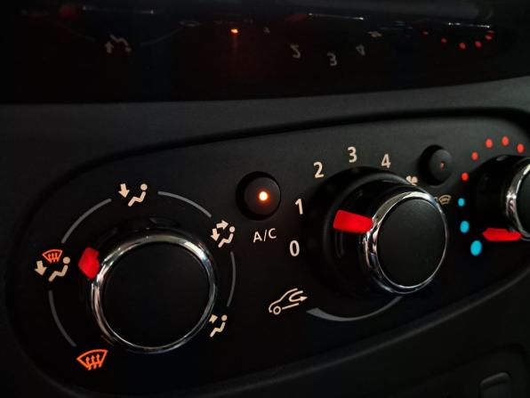 Renault Logan II Рестайлинг с пробегом 2020 года, цена 1 250 000 рублей, 69150 км, седан, Автокод Объявления