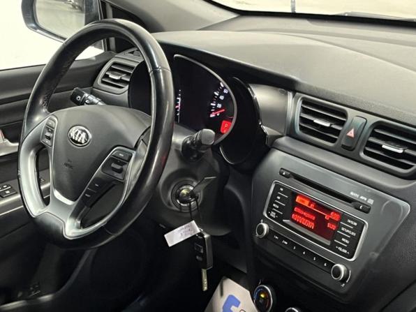 Kia Rio III Рестайлинг с пробегом 2015 года, цена 1 180 000 рублей, 80331 км, седан, Автокод Объявления