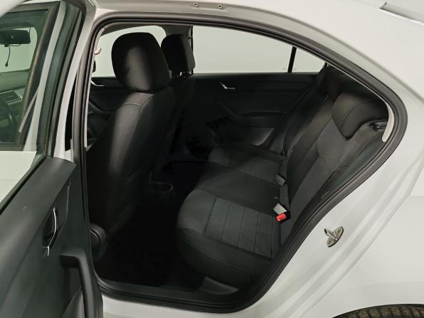 Skoda Rapid I с пробегом 2015 года, цена 755 000 рублей, 197721 км, лифтбек, Автокод Объявления