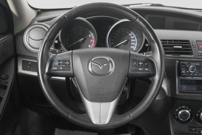 Mazda 3 II (BL) Рестайлинг с пробегом 2013 года, цена 959 000 рублей, 215000 км, седан, Автокод Объявления
