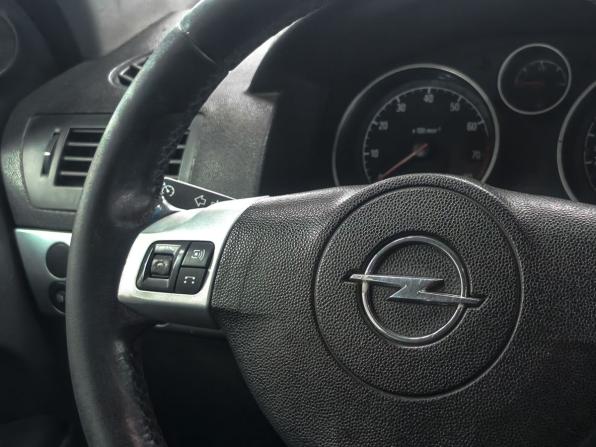 Opel Astra H Рестайлинг с пробегом 2012 года, цена 549 900 рублей, 161000 км, универсал, Автокод Объявления