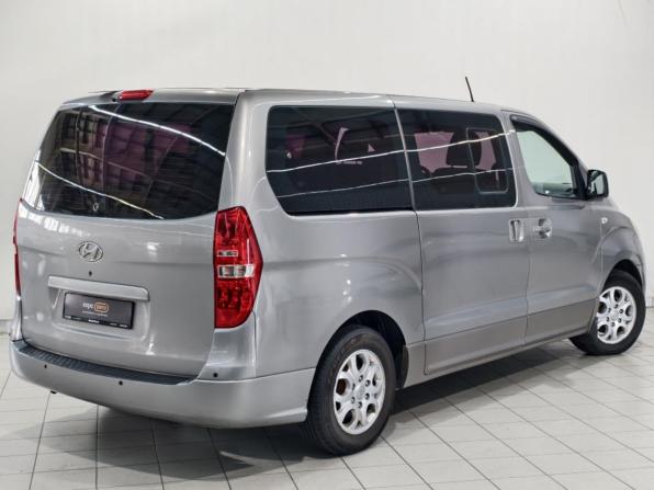 Hyundai H-1 II с пробегом 2012 года, цена 1 685 000 рублей, 297580 км, минивэн, Автокод Объявления
