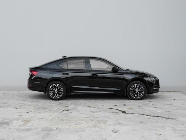 Skoda Octavia IV (A8) с пробегом 2021 года, цена 2 099 000 рублей, 76129 км, лифтбек, Автокод Объявления