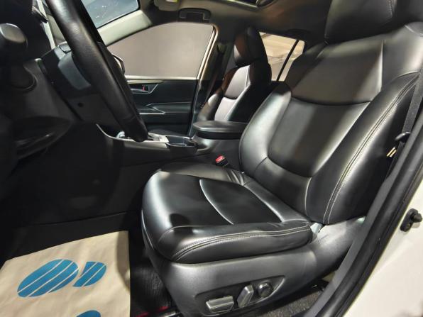 Toyota RAV4 V (XA50) с пробегом 2022 года, цена 3 450 000 рублей, 47231 км, внедорожник, Автокод Объявления