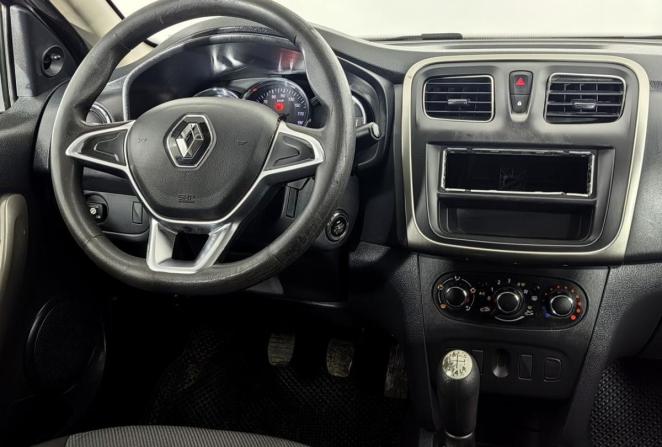 Renault Logan II Рестайлинг с пробегом 2019 года, цена 405 000 рублей, 221000 км, седан, Автокод Объявления