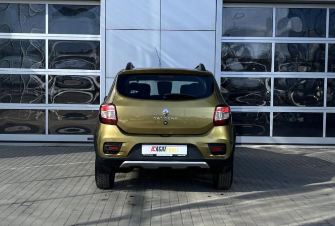 Renault Sandero II с пробегом 2015 года, цена 820 000 рублей, 177812 км, хэтчбек, Автокод Объявления