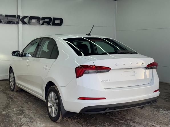 Skoda Rapid II с пробегом 2022 года, цена 2 199 000 рублей, 31399 км, лифтбек, Автокод Объявления