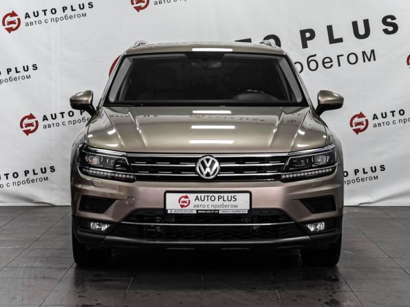 Volkswagen Tiguan II с пробегом 2018 года, цена 2 489 000 рублей, 137420 км, внедорожник, Автокод Объявления