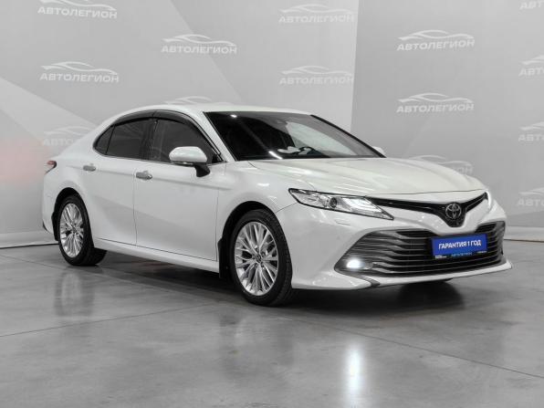 Toyota Camry VII (XV50) Рестайлинг с пробегом 2015 года, цена 1 650 000 рублей, 251915 км, седан, Автокод Объявления