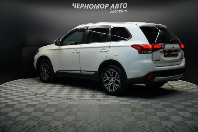 Mitsubishi Outlander III Рестайлинг 2 с пробегом 2015 года, цена 1 640 000 рублей, 153000 км, внедорожник, Автокод Объявления