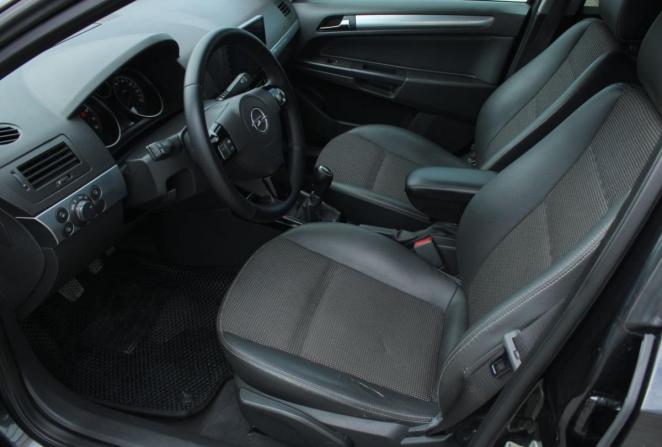 Opel Astra H Рестайлинг с пробегом 2012 года, цена 690 000 рублей, 233085 км, седан, Автокод Объявления