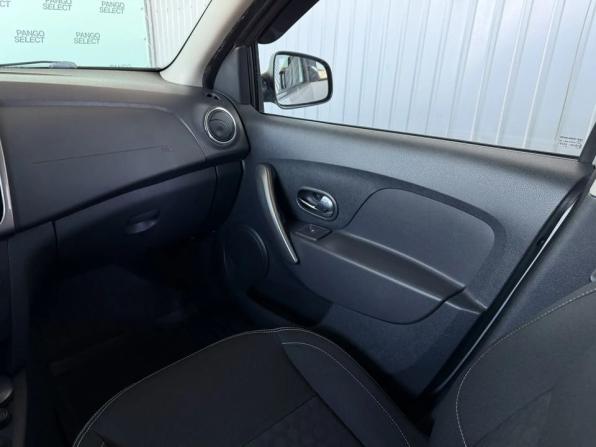 Renault Sandero II с пробегом 2015 года, цена 745 000 рублей, 140716 км, хэтчбек, Автокод Объявления