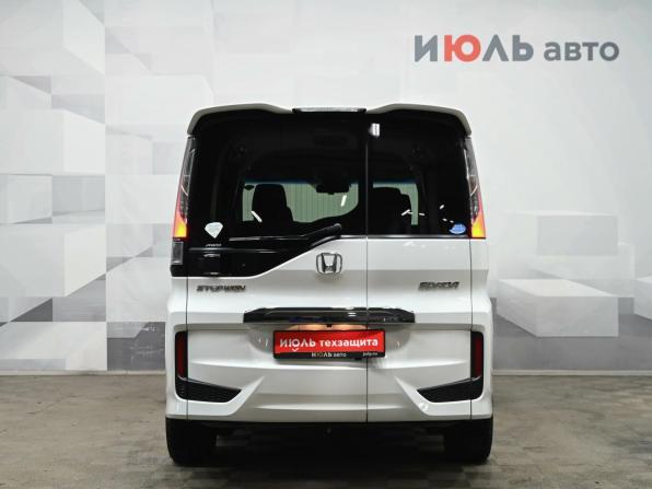 Honda Stepwgn V с пробегом 2016 года, цена 2 095 000 рублей, 132900 км, минивэн, Автокод Объявления