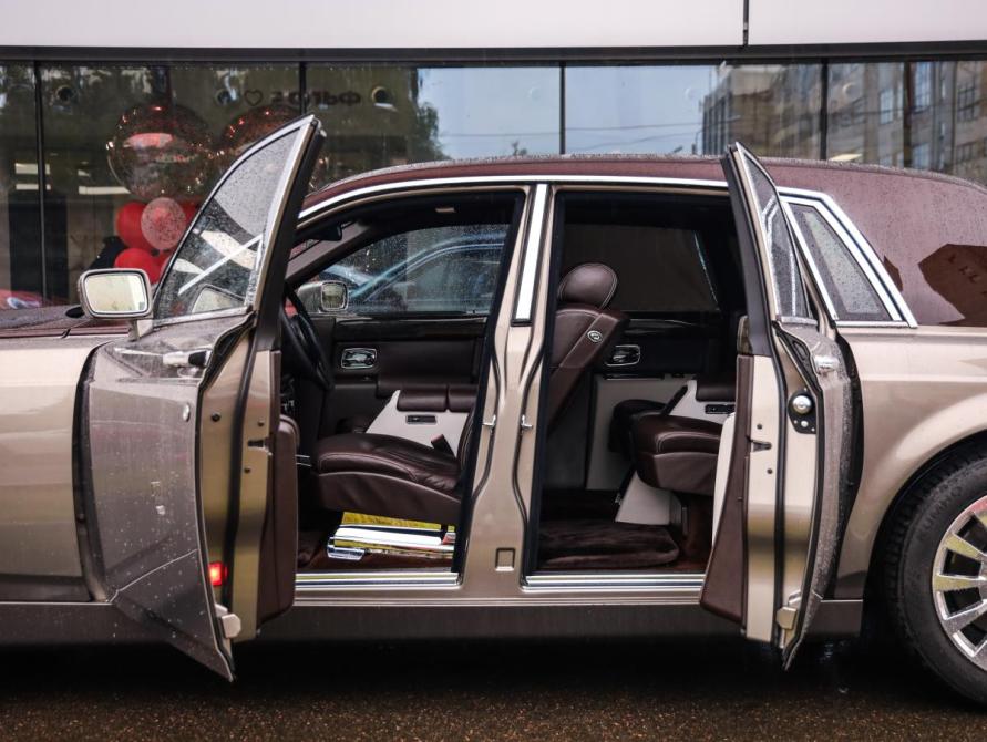 Rolls-Royce Phantom VII Санкт-Петербург  - изображение 17