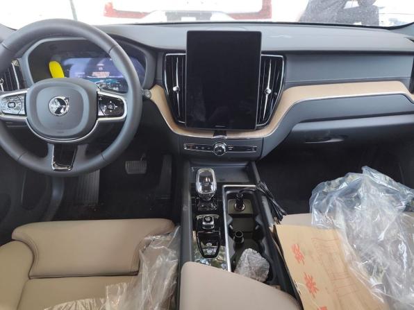 Новый Volvo XC60 II Рестайлинг 2 2026 года, цена 6 350 000 рублей, внедорожник, Автокод Объявления