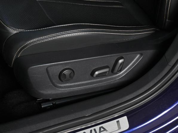 Skoda Octavia IV (A8) с пробегом 2021 года, цена 2 229 000 рублей, 73776 км, лифтбек, Автокод Объявления