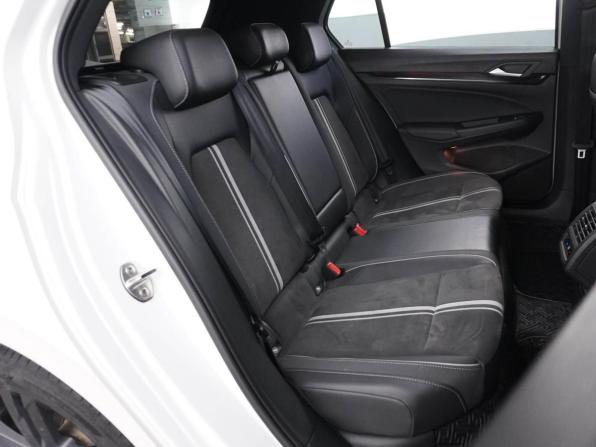 Volkswagen Golf VIII с пробегом 2022 года, цена 3 198 444 рубля, 29897 км, хэтчбек, Автокод Объявления