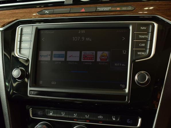Volkswagen Passat B8 с пробегом 2015 года, цена 1 399 995 рублей, 186403 км, универсал, Автокод Объявления
