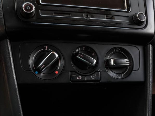 Volkswagen Polo V с пробегом 2011 года, цена 570 000 рублей, 252804 км, седан, Автокод Объявления