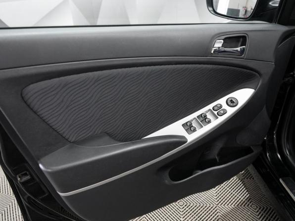 Hyundai Solaris I с пробегом 2013 года, цена 822 000 рублей, 145000 км, седан, Автокод Объявления