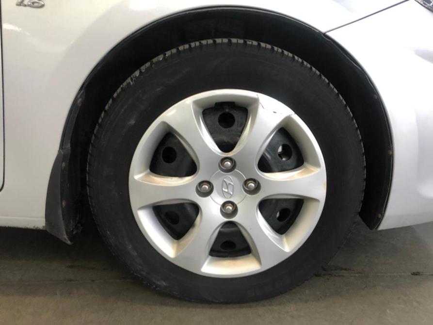 Hyundai Solaris I Курск  - изображение 25