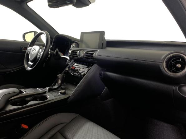 Lexus IS III Рестайлинг 2 с пробегом 2021 года, цена 5 350 000 рублей, 52528 км, седан, Автокод Объявления