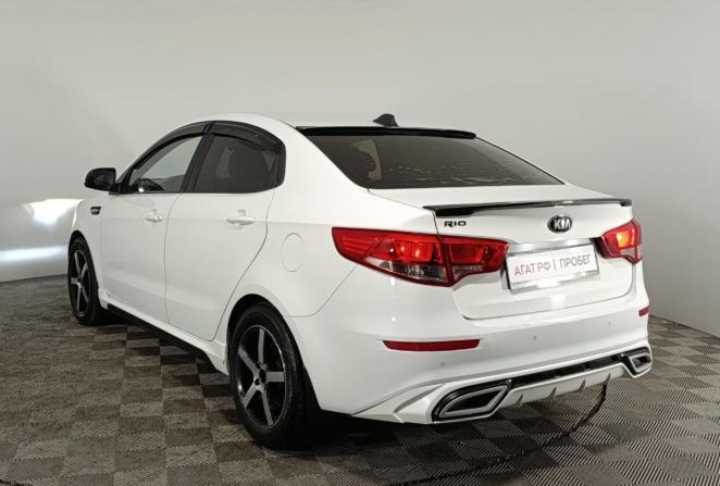 Kia Rio III Рестайлинг с пробегом 2016 года, цена 1 030 000 рублей, 179250 км, седан, Автокод Объявления