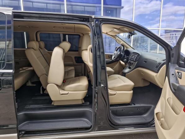 Hyundai H-1 II Рестайлинг 2 с пробегом 2019 года, цена 3 159 000 рублей, 97017 км, минивэн, Автокод Объявления