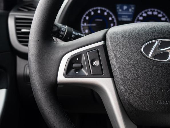 Hyundai Solaris I с пробегом 2013 года, цена 965 000 рублей, 102623 км, седан, Автокод Объявления