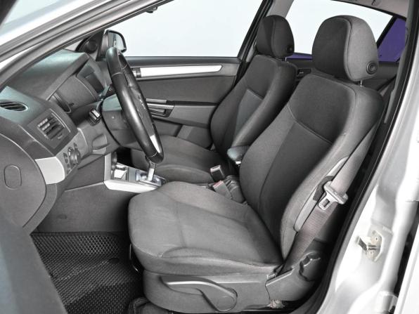 Opel Astra H Рестайлинг с пробегом 2010 года, цена 585 000 рублей, 231111 км, седан, Автокод Объявления