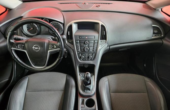 Opel Astra J с пробегом 2011 года, цена 697 000 рублей, 127160 км, хэтчбек, Автокод Объявления