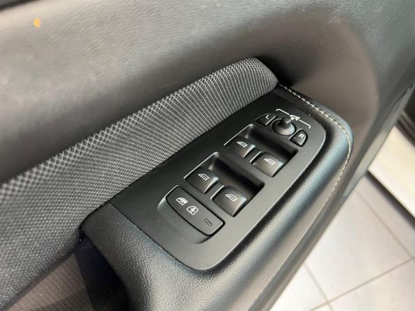 Volvo XC60 II Рестайлинг с пробегом 2021 года, цена 3 997 000 рублей, 93025 км, внедорожник, Автокод Объявления