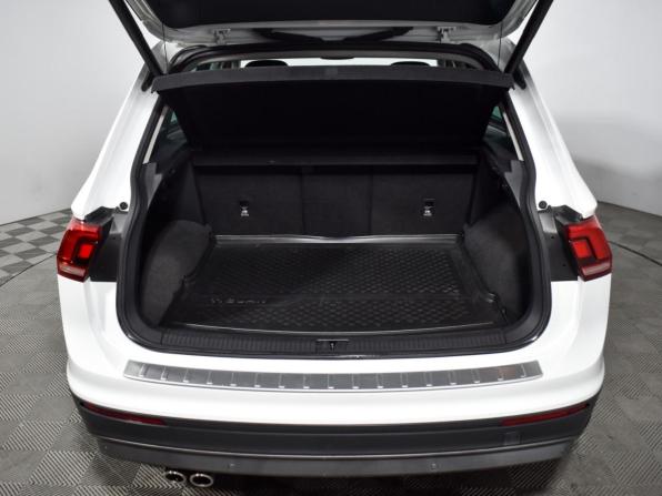 Volkswagen Tiguan II с пробегом 2017 года, цена 2 376 000 рублей, 131243 км, внедорожник, Автокод Объявления