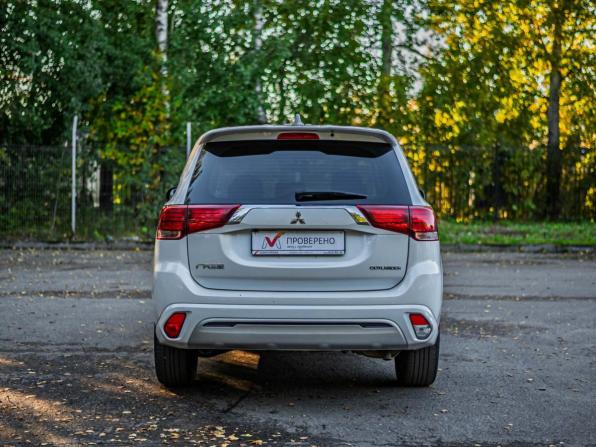 Mitsubishi Outlander IV с пробегом 2022 года, цена 2 150 000 рублей, 49040 км, внедорожник, Автокод Объявления