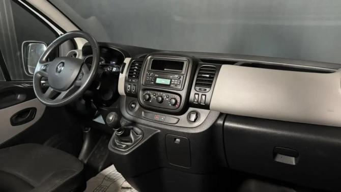 Renault Trafic III с пробегом 2017 года, цена 2 000 000 рублей, 205010 км, минивэн, Автокод Объявления