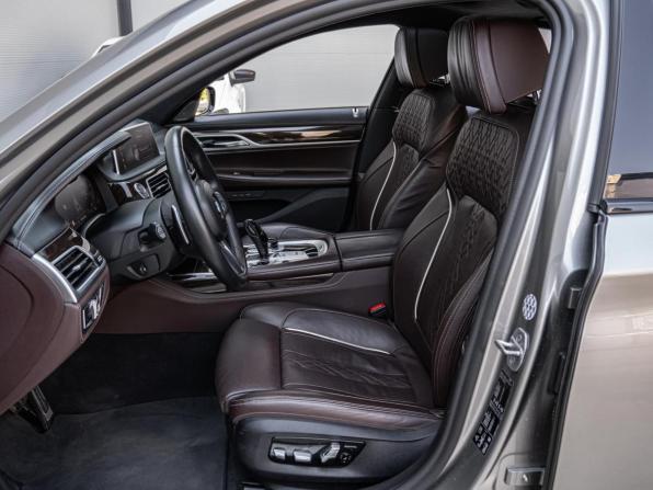 BMW 7 серии VI (G11/G12) Рестайлинг с пробегом 2020 года, цена 6 604 000 рублей, 108703 км, седан, Автокод Объявления