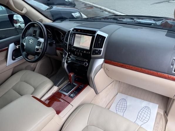 Toyota Land Cruiser 200 Series Рестайлинг 1 с пробегом 2012 года, цена 3 250 000 рублей, 271421 км, внедорожник, Автокод Объявления
