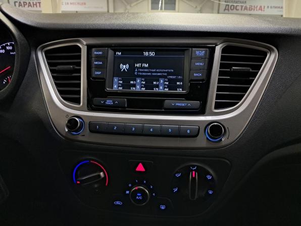 Hyundai Solaris II с пробегом 2019 года, цена 1 330 000 рублей, 118400 км, седан, Автокод Объявления