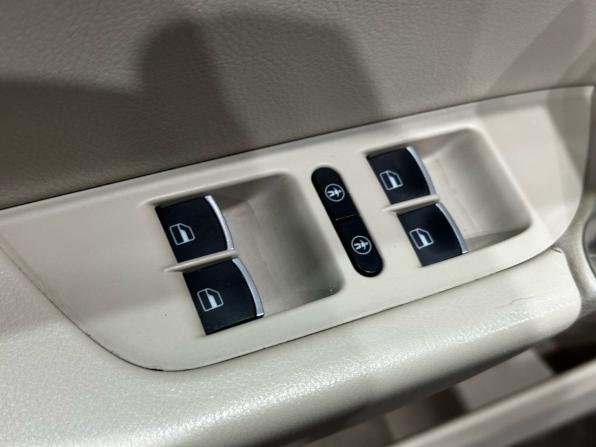 Volkswagen Touareg II Рестайлинг с пробегом 2015 года, цена 1 985 000 рублей, 319173 км, внедорожник, Автокод Объявления