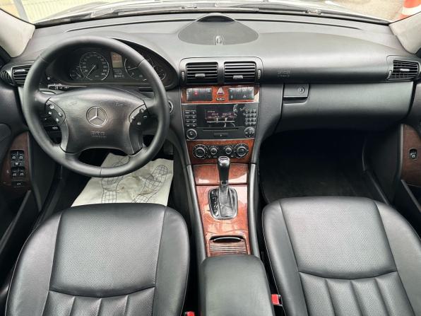 Mercedes-Benz C-Класс II (W203) Рестайлинг с пробегом 2006 года, цена 549 000 рублей, 335184 км, седан, Автокод Объявления