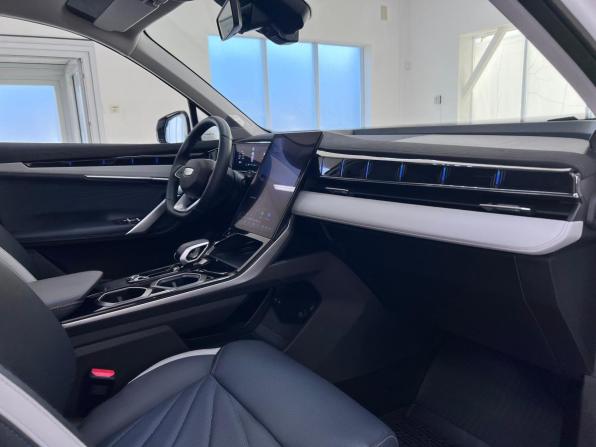 Geely Atlas II с пробегом 2024 года, цена 3 050 000 рублей, 6705 км, внедорожник, Автокод Объявления