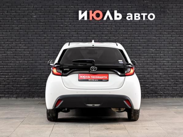 Toyota Yaris IV с пробегом 2021 года, цена 1 220 000 рублей, 146061 км, хэтчбек, Автокод Объявления