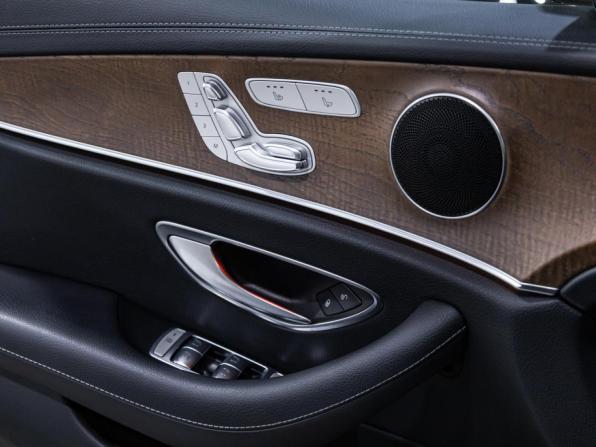 Mercedes-Benz E-Класс V (W213 S213 C238) Рестайлинг с пробегом 2021 года, цена 3 999 700 рублей, 72020 км, седан, Автокод Объявления